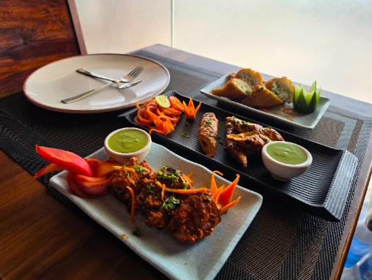 Tandoori starters platter at OLANTIC 8 CAFE Sector 83 Gurgaon